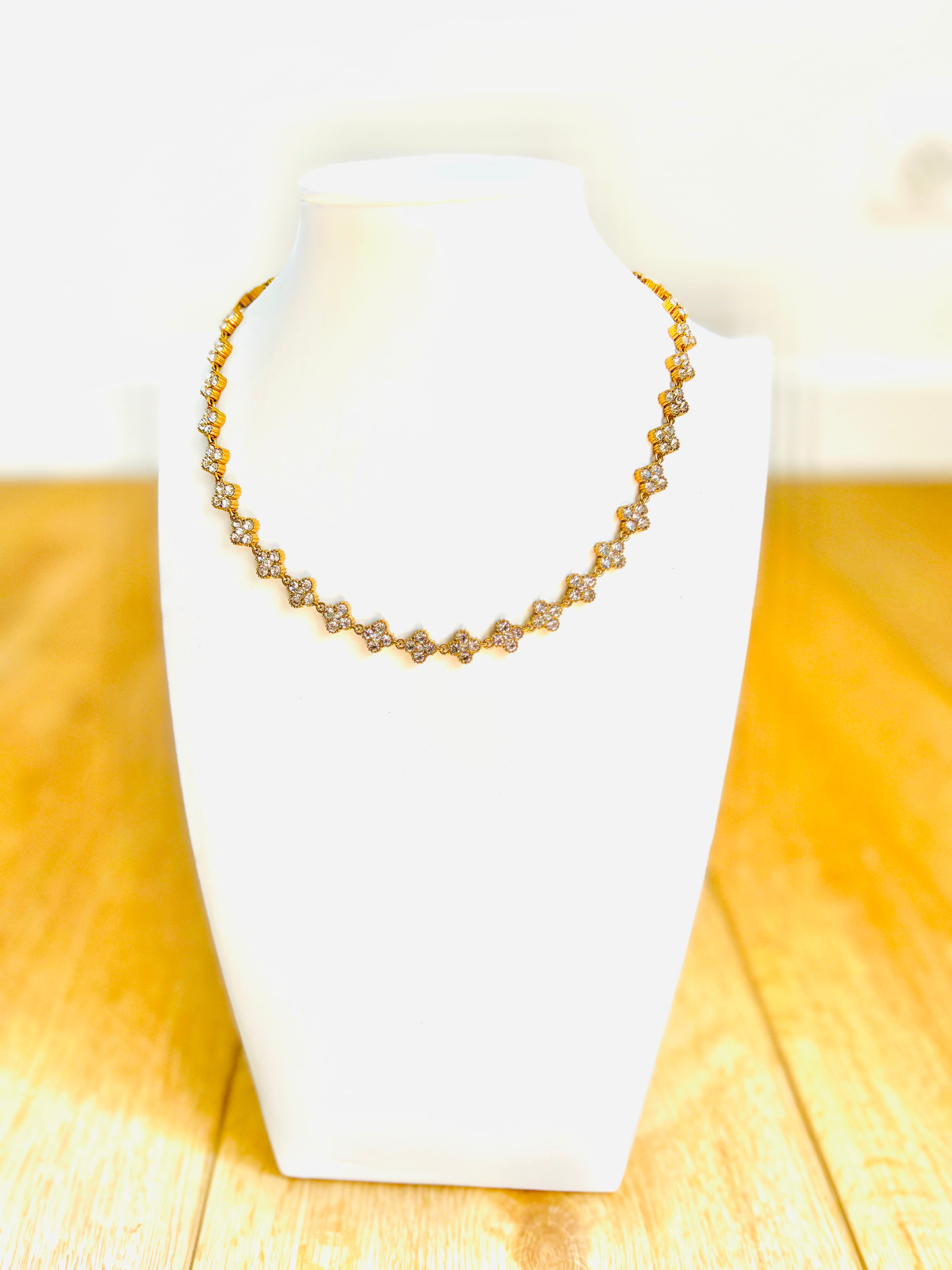 Collier llora