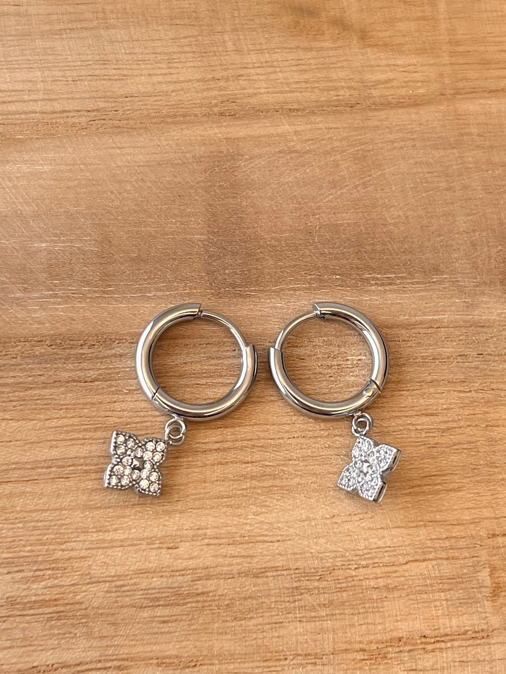 BOUCLE D’OREILLES MINI STELLA